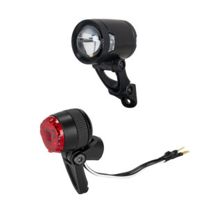 Lumière fixe et lumière arrière
